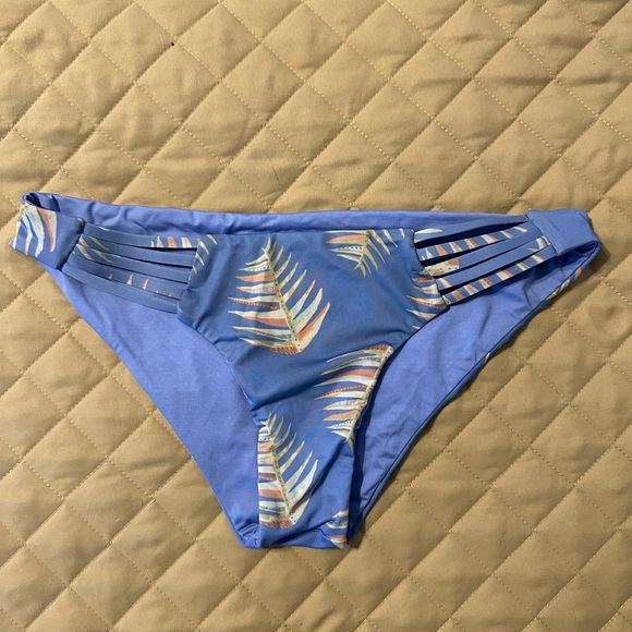 Patagonia “Seaglass Bay” Reversible Bikini Bottoms NWOT - Picture 2 of 3